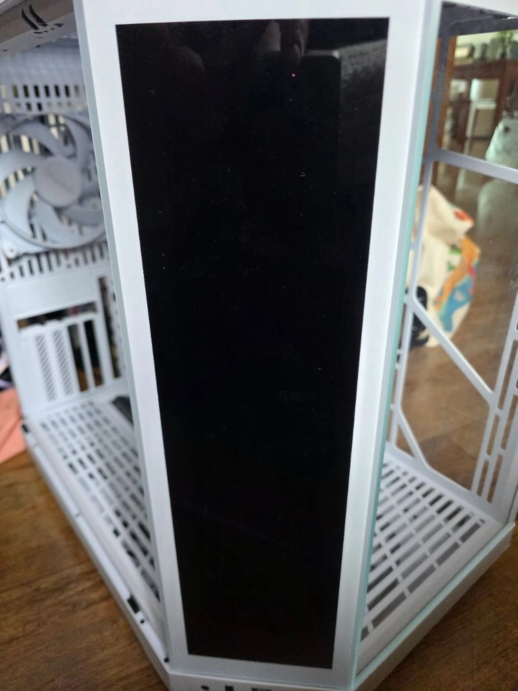 HYTE Y70 touch infinite 스노우화이트 팝니다. 이미지