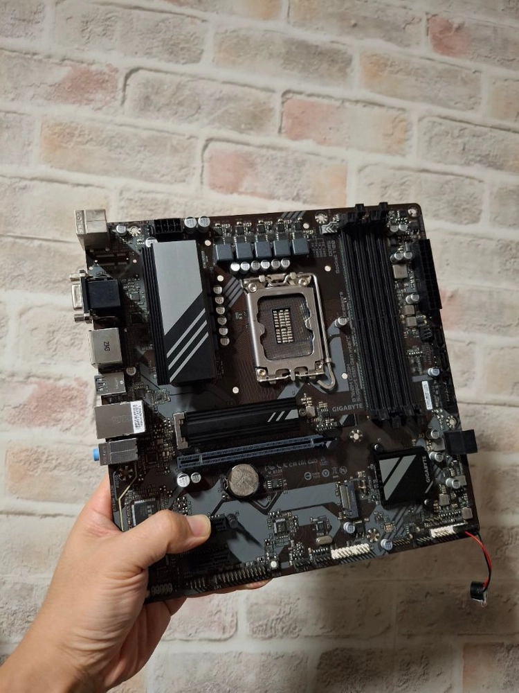 보증O) i5 12600K,기가 B760M-DS3H D5팝니다 - 안심되는 중고거래
