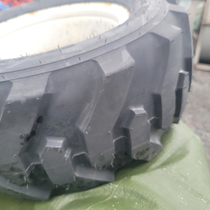 20X8.00-10 타이어 새것 이미지