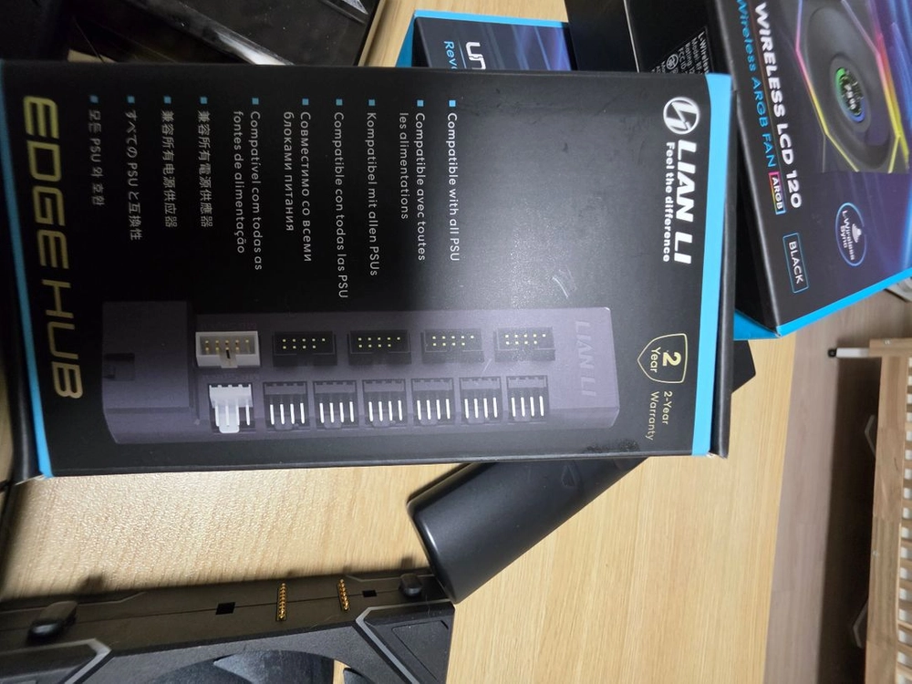 리안리 Lian Li UNI FAN TL 4개+ LCD 리버스 2개 120 블랙 이미지