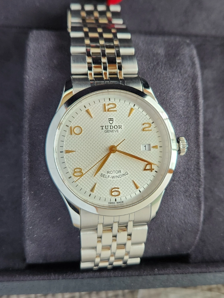 튜더 1926 오토매틱 골드핸즈 39mm 풀박스 - 안심되는 중고거래