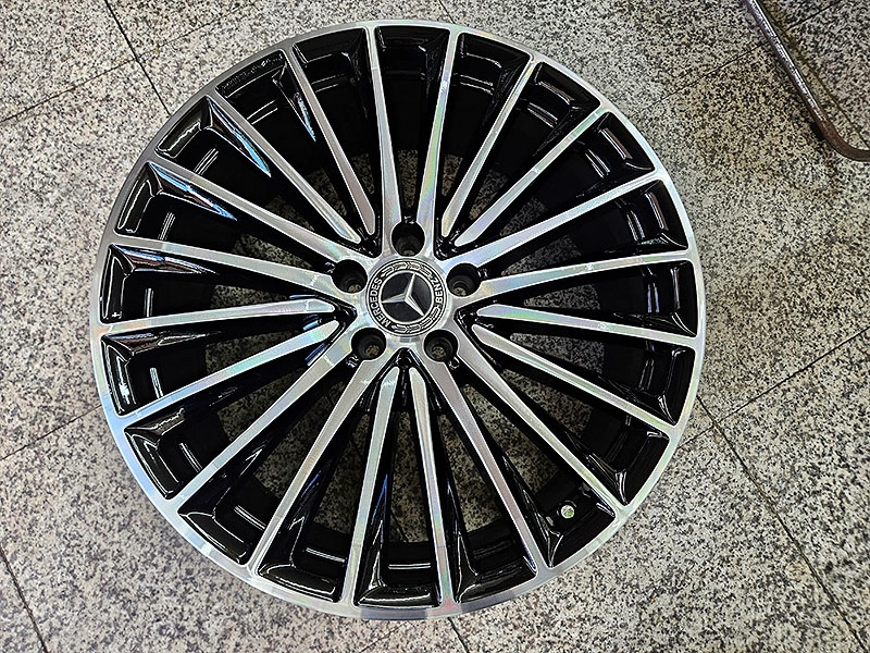 벤츠 W257 CLS450AMG 정품 20인치 앞 뒤 하나씩 휠 낱개 이미지