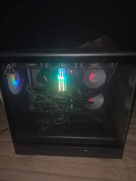 5800X3D / CL14 32GB / 1000W 80GOLD / 3열수냉 반본체 - 안심되는 중고거래