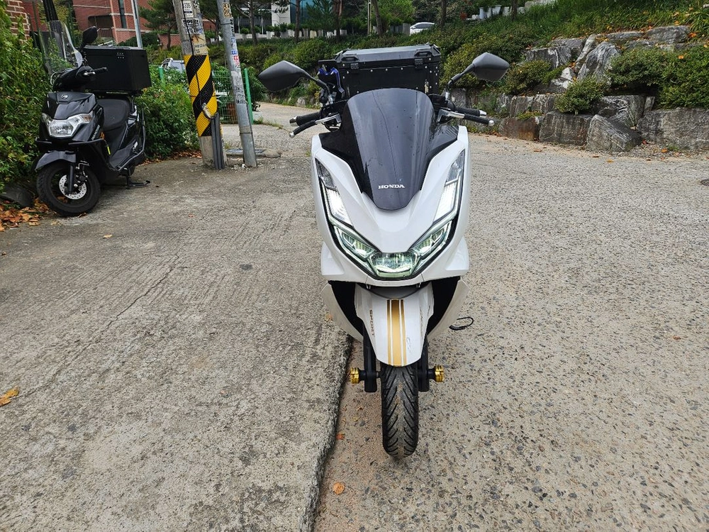 혼다 pcx125 24년 abs 짧은키로수 판매합니다 이미지