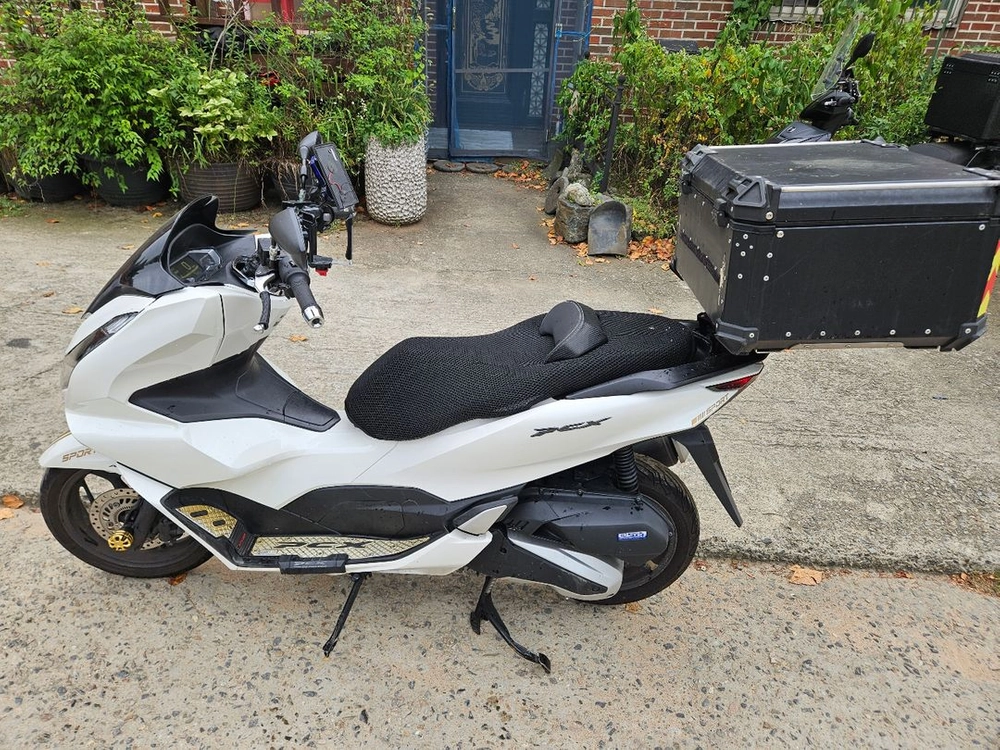 혼다 pcx125 24년 abs 짧은키로수 판매합니다 이미지