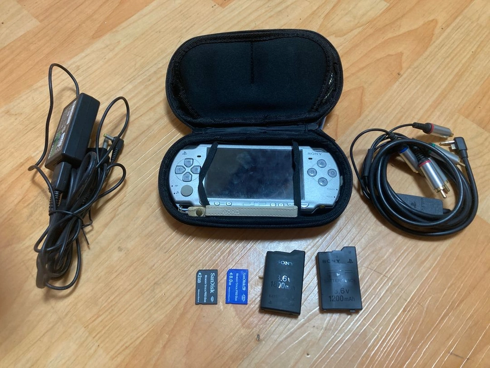 PSP 2000 아이스실버 세트 이미지