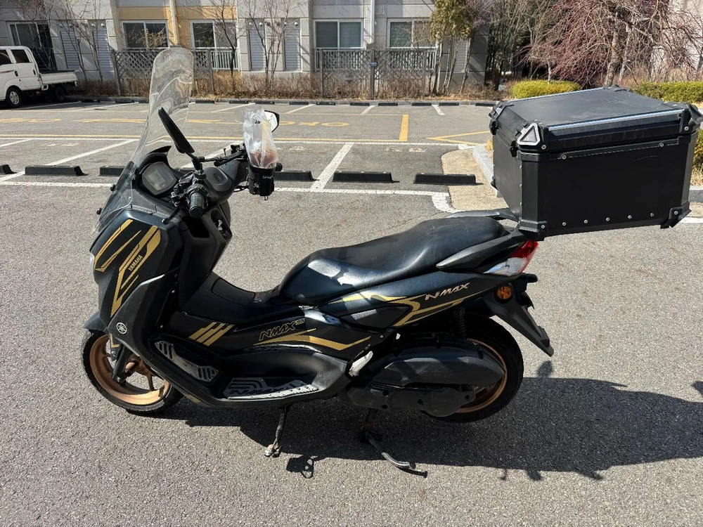 야마하 nmax125 23년 abs 풀데칼 팝니다 이미지