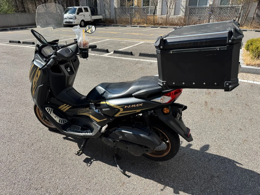 야마하 nmax125 23년 abs 풀데칼 팝니다 이미지