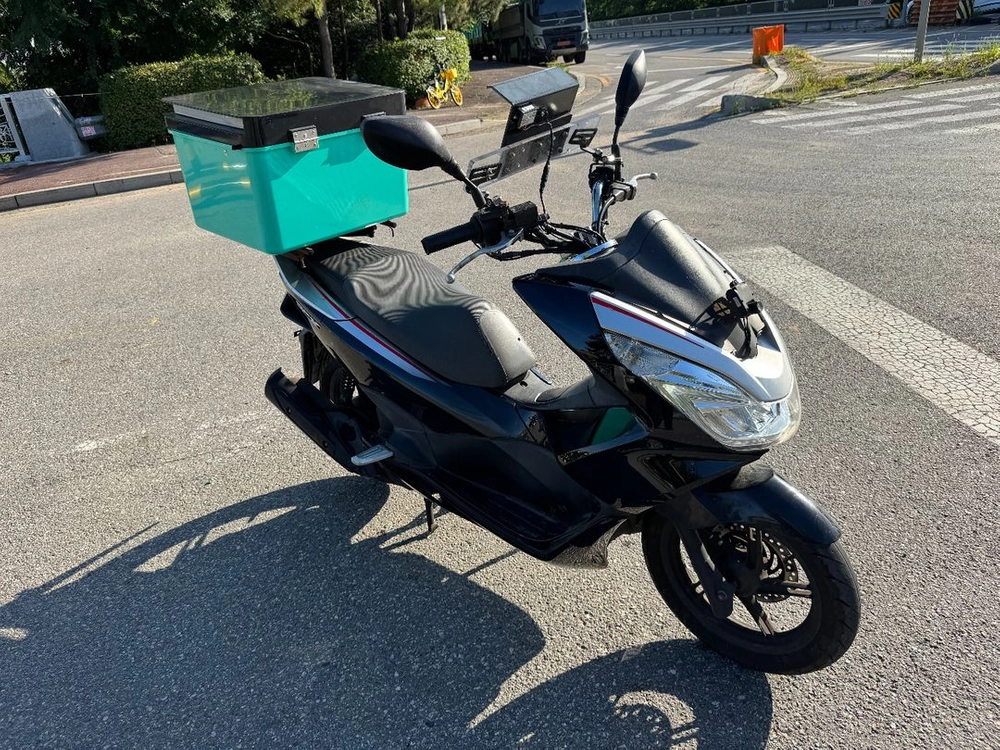혼다 pcx125 18년 스페셜컬러 배달셋팅 팝니다 이미지