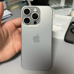 S급 아이폰15 프로 내츄럴티타늄 256gb 이미지