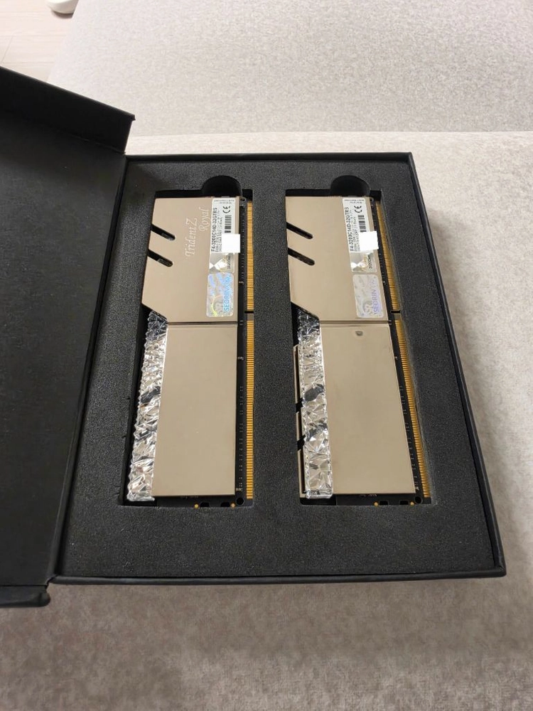 G.SKILL DDR4 3200 CL14 트라이던트Z 로얄 실버 32G (16G*2) 서린 정품 이미지