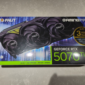 RTX 5070 Ti 그래픽카드 이미지