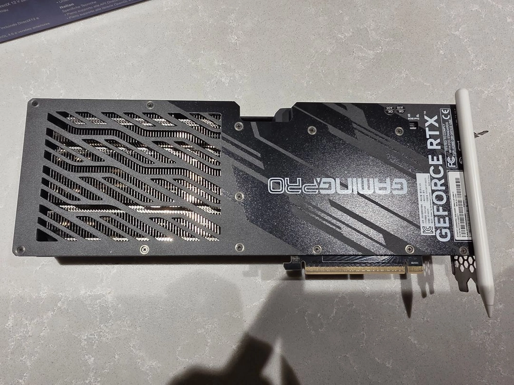 RTX 5070 Ti 그래픽카드 이미지