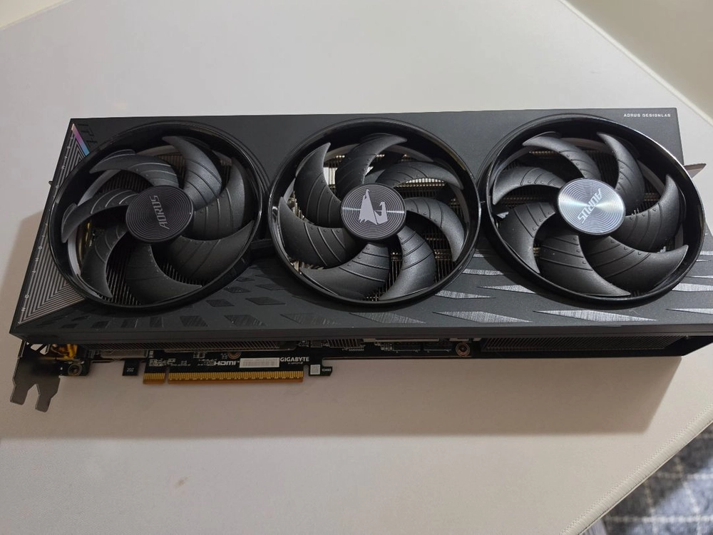 라데온 9070xt 어로스 엘리트 어엘 aorus - 안심되는 중고거래