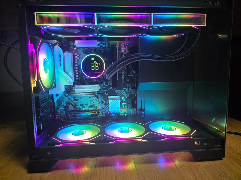 AMD 라이젠 9800x3d, 램32기가, ssd 1테라 등 미니컴퓨터 반본체 판매 - 안심되는 중고거래