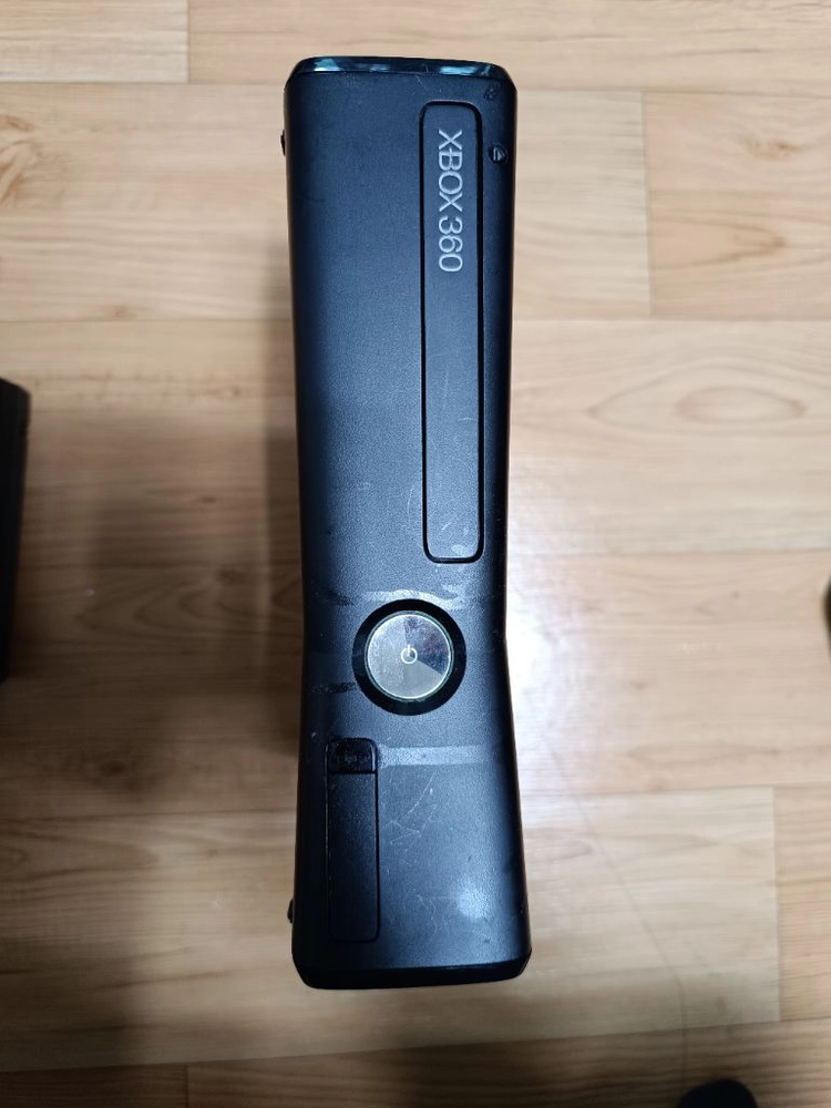 XBOX360 S 250GB 본체 + 전원 어댑터 이미지