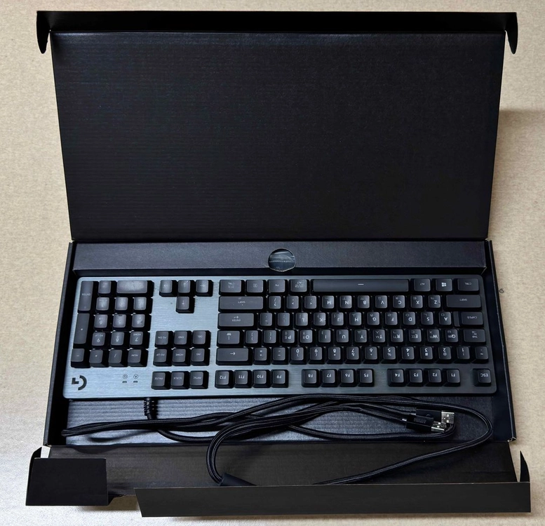 로지텍 G413 CARBON 기계식 유선 게이밍 키보드 이미지