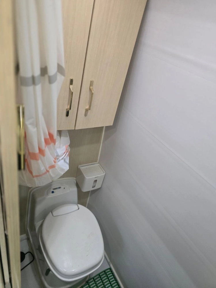 벤츠 스프린터 럭셔리 캠핑카 이미지