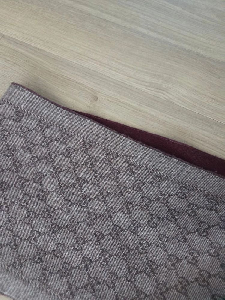구찌 정품 머플러 이미지