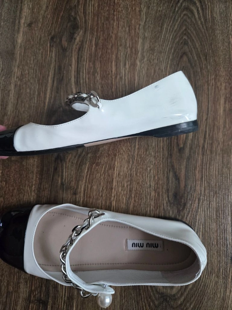 미우미우 진주체인 메리제인 이미지