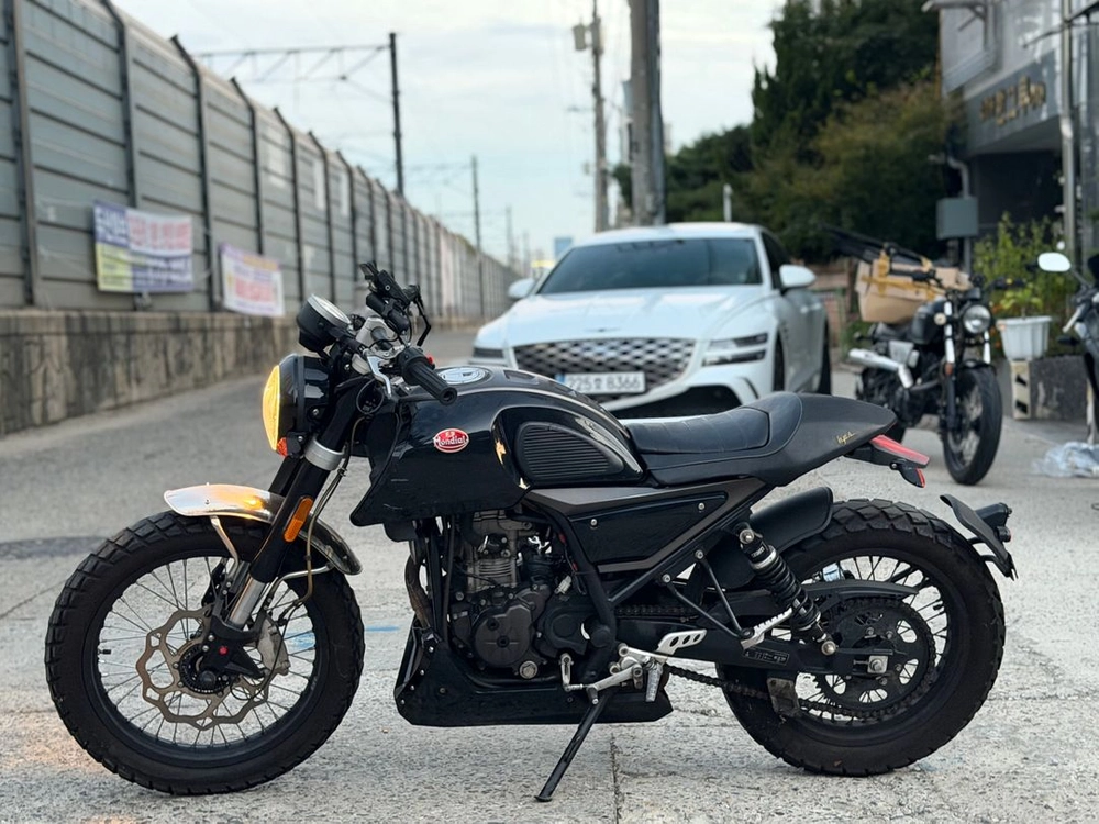 몬디알 힙스터 125 / 2021년식 1.8만km / 저렴하게 판매합니다. 이미지