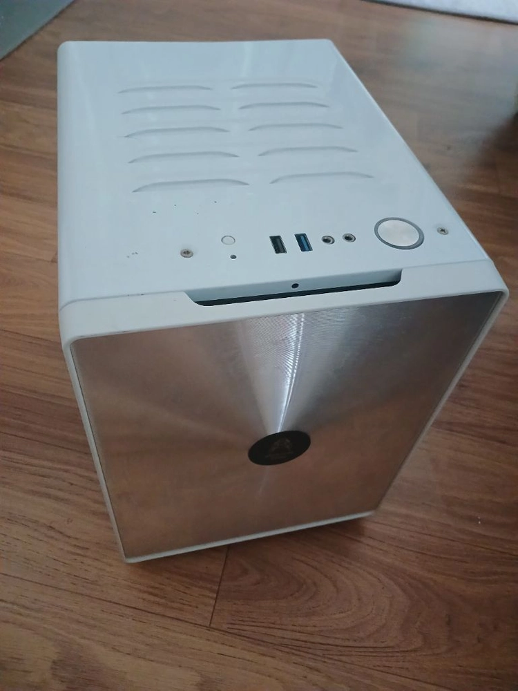 인텔 i5 6500 컴퓨터 미니 pc 본체 판매합니다 상태 매우좋습니다 - 안심되는 중고거래