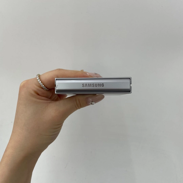 갤럭시Z플립6 실버 256GB 495119 울산중고폰 이미지