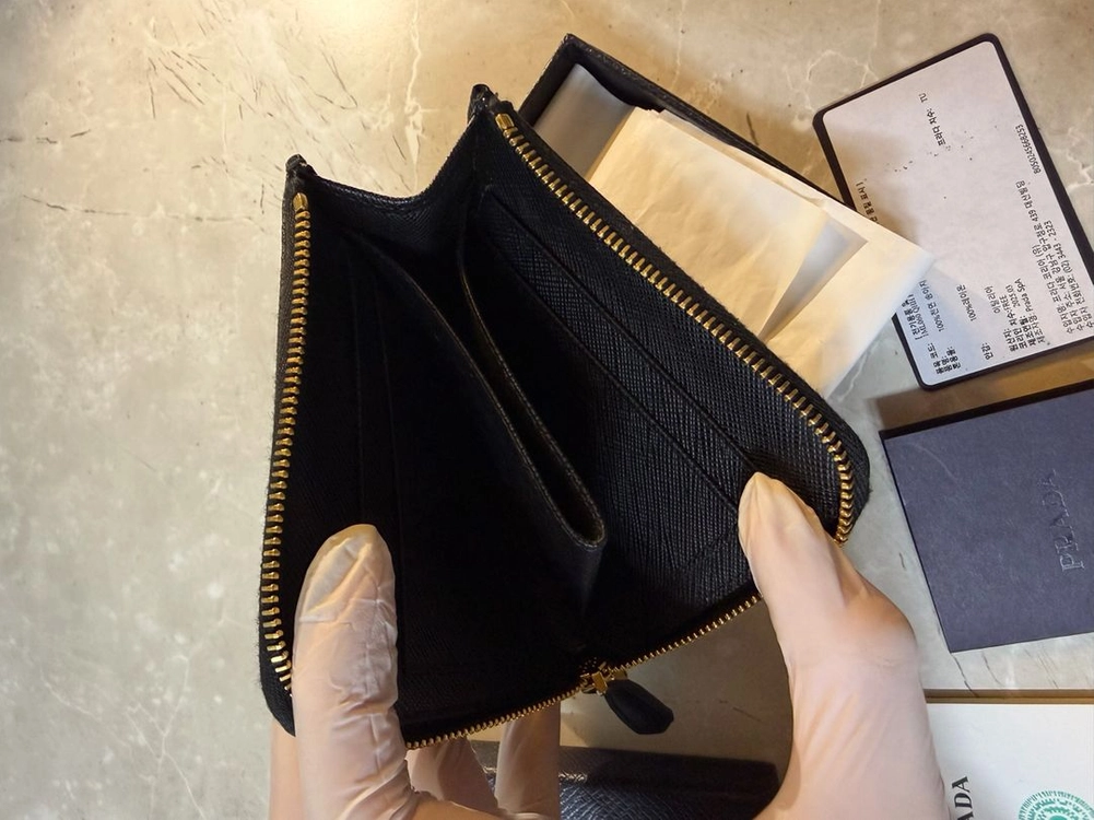 정품 프라다 카드지갑 이미지