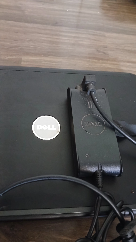 고장 DELL Latitude E6400 노트북 이미지