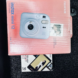 인스탁스 미니12 필름 카메라 + 필름 한통 이미지