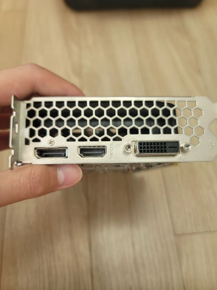 GTX 1050ti 그래픽카드 이미지