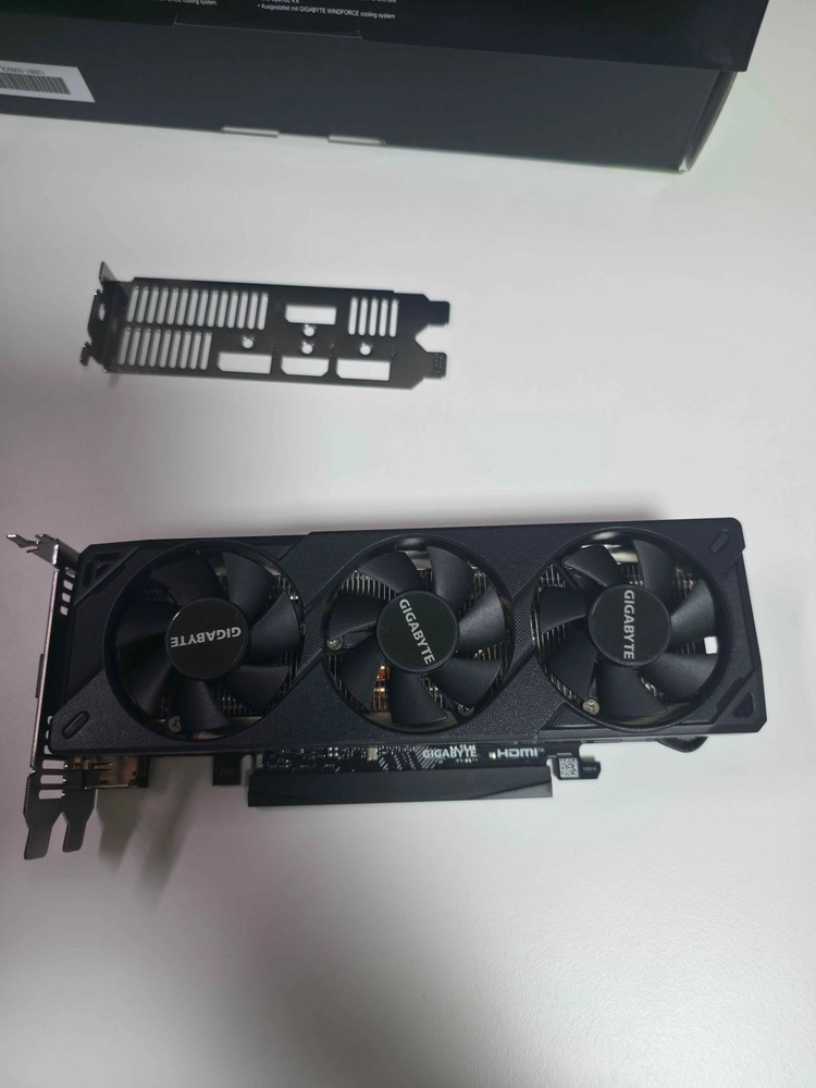 GIGABYTE RTX 5060 LP 팝니다 이미지