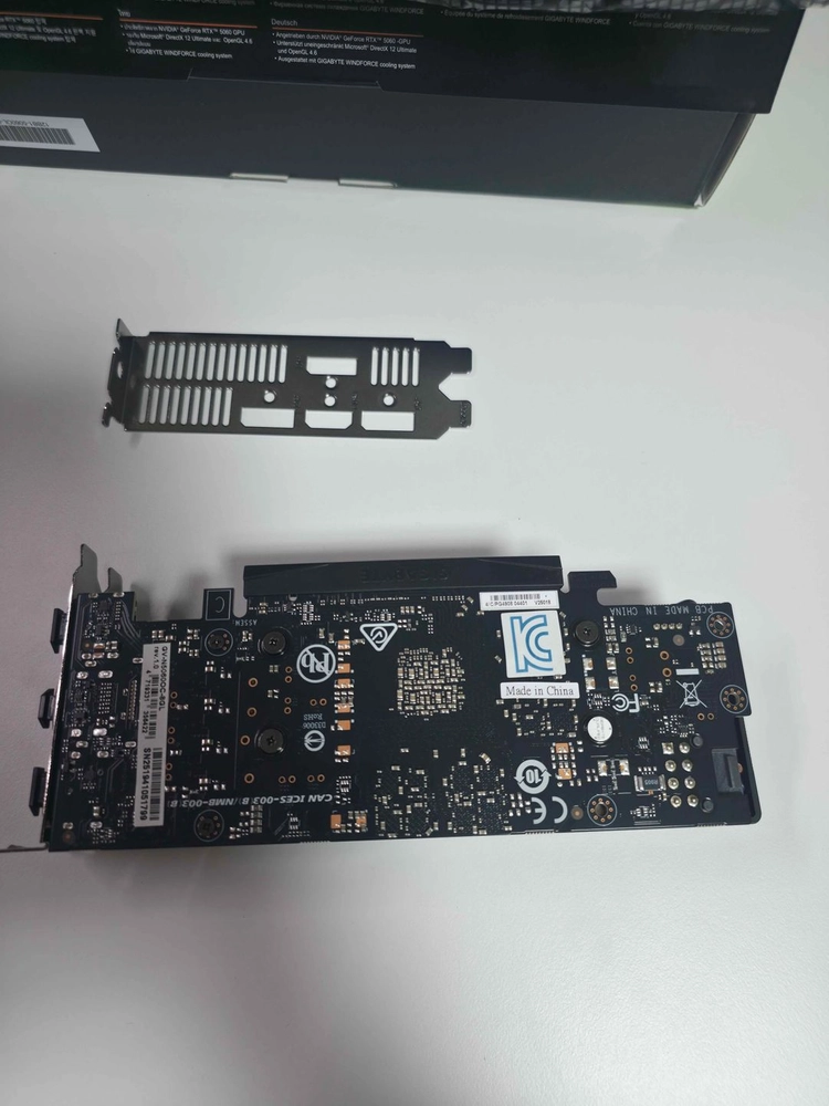 GIGABYTE RTX 5060 LP 팝니다 이미지