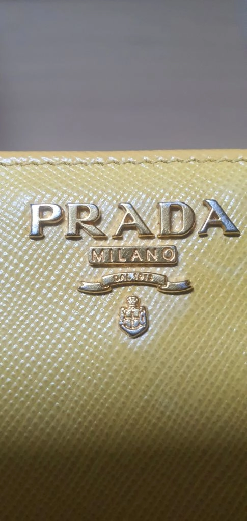 프라다 사피아노 반지갑/중지갑 정품S급(보증서O)구찌프라다루이비통디올고야드샤넬셀린느보테가생로랑발렌시아가버버리가방 이미지