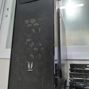 i7 6700K RX570 게이밍 컴퓨터 이미지