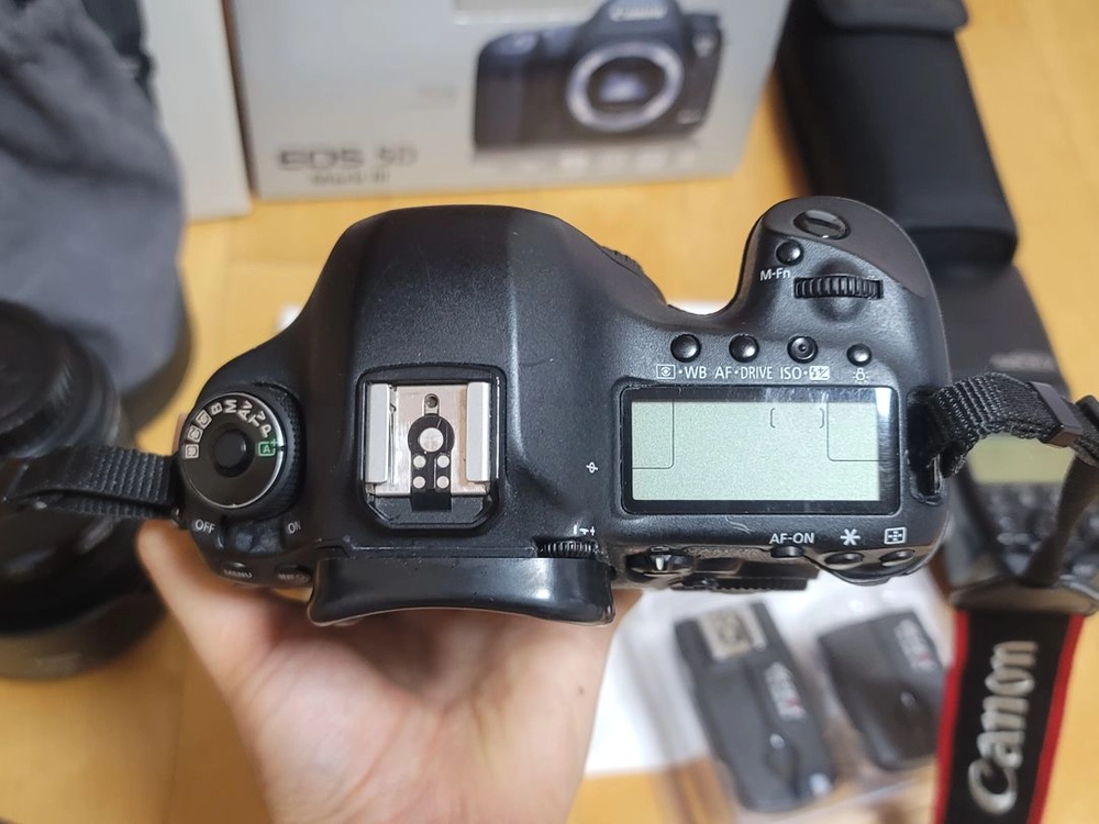 캐논 5D Mark III 오막삼 + EF 24-70 F2.8L II 신계륵 + 580EX II + 무선동조기 일괄 이미지