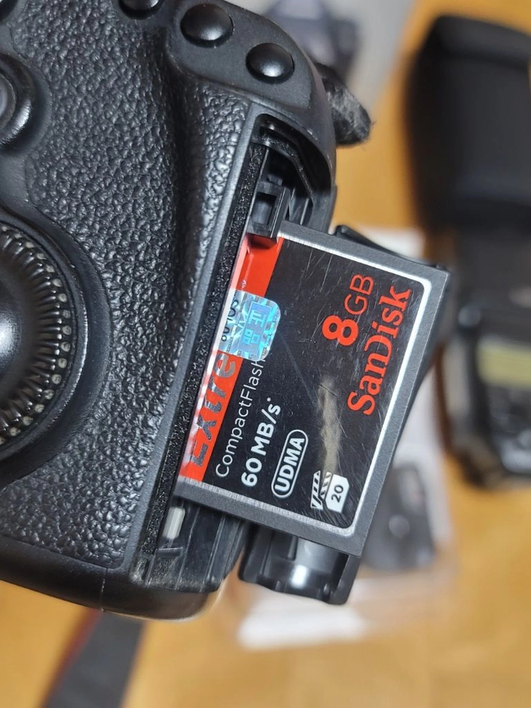 캐논 5D Mark III 오막삼 + EF 24-70 F2.8L II 신계륵 + 580EX II + 무선동조기 일괄 이미지