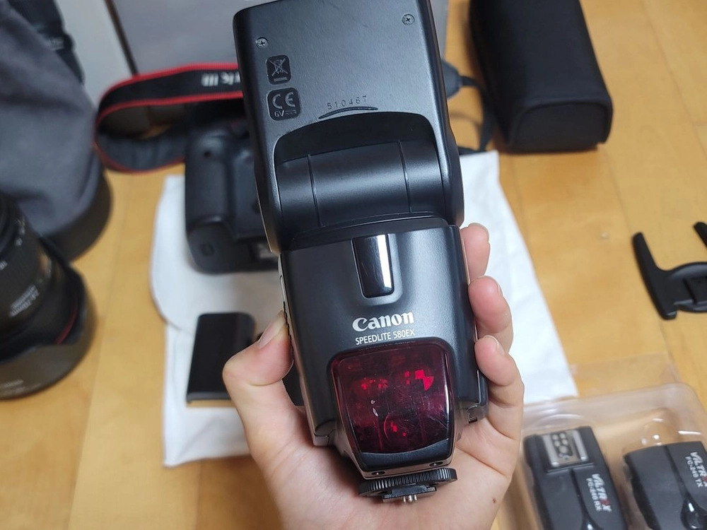 캐논 5D Mark III 오막삼 + EF 24-70 F2.8L II 신계륵 + 580EX II + 무선동조기 일괄 이미지