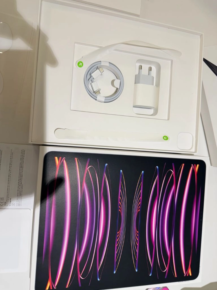 아이패드 프로 6세대 m2 12.9 256gb 셀룰러 celluler 매직키보드 애플펜슬2 풀구성 이미지