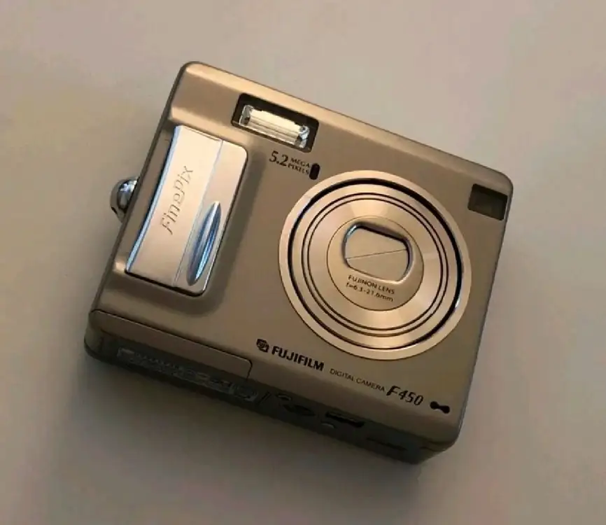 후지필름 FinePix F450 실버 빈티지 카메라 이미지