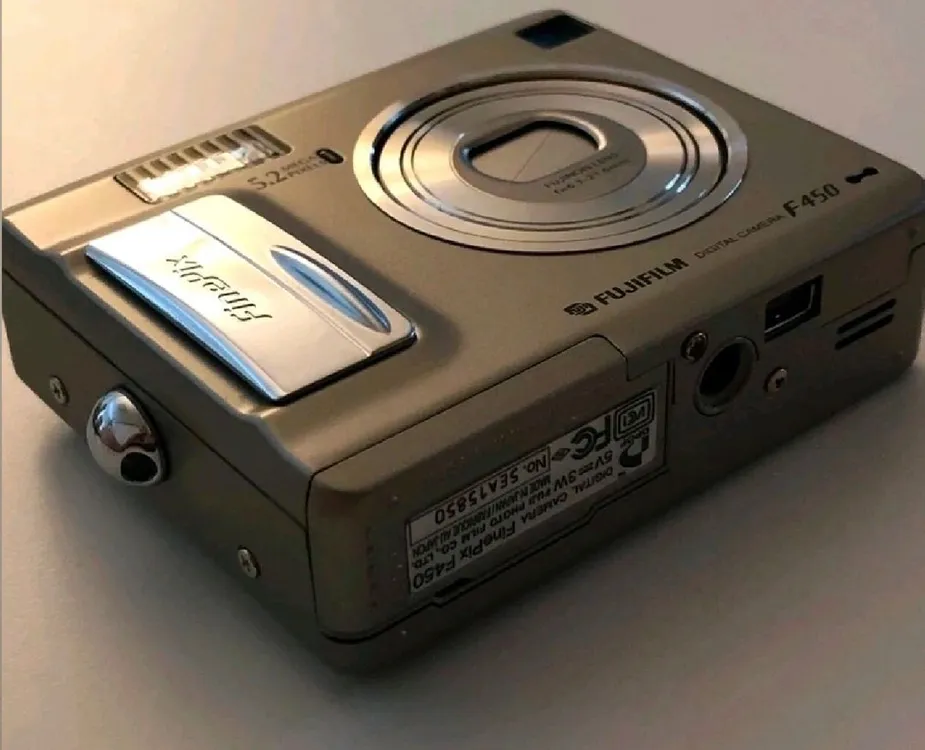 후지필름 FinePix F450 실버 빈티지 카메라 이미지