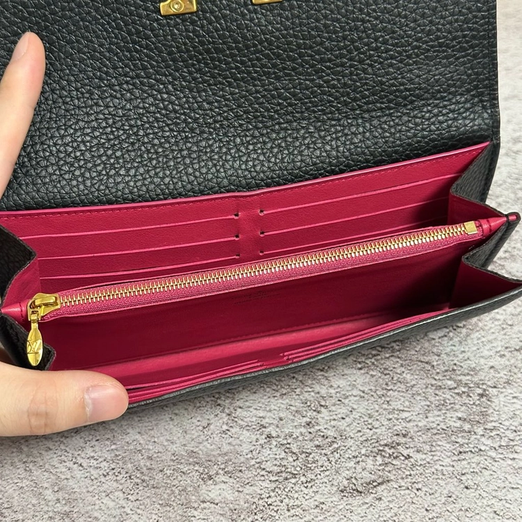 [풀구성] 루이비통 토뤼옹 LV 카퓌신 장지갑 블랙 이미지