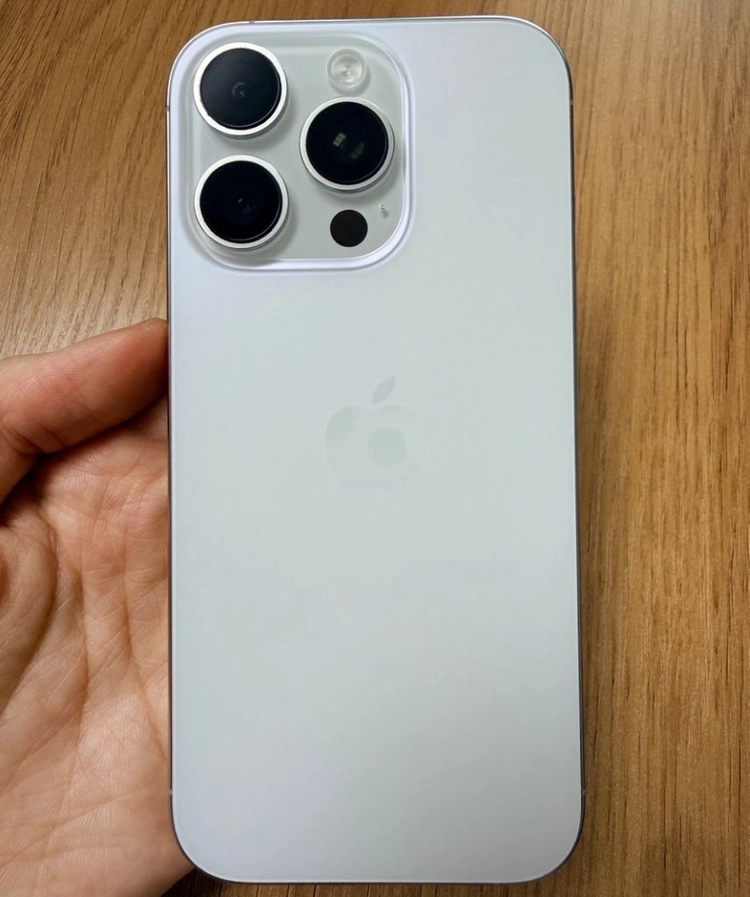 아이폰16프로 실버 256GB 이미지