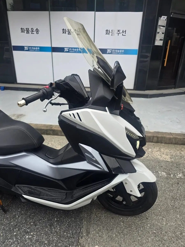 22년 크루심알파 125 ABS 2만8천 중고오토바이스쿠터엔맥스PCXUHRVSADV조이맥스보이저존테스 이미지