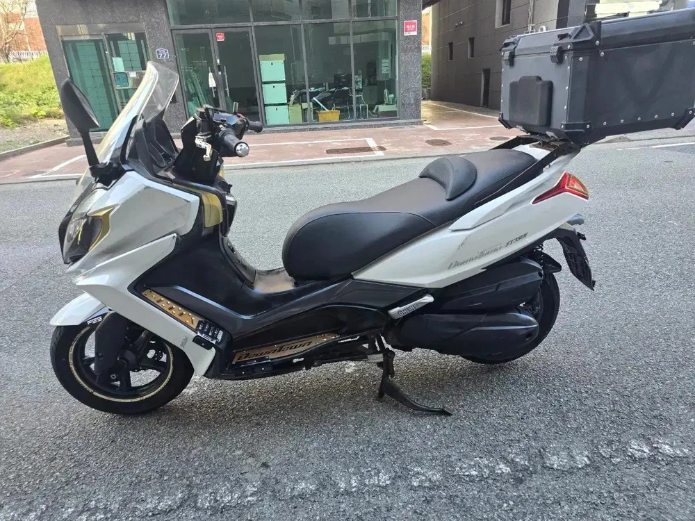 16년 다운타운 st 350 중고오토바이포르자보이저크루심vs300엑스맥스 이미지