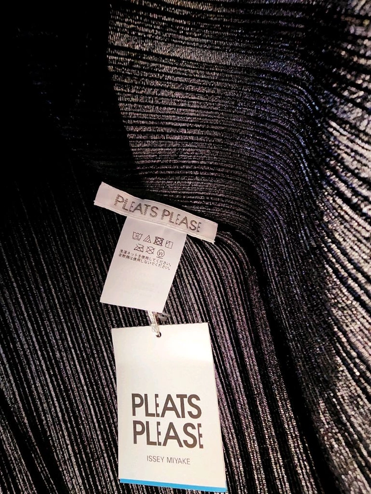 플리츠플리즈 탑 이미지