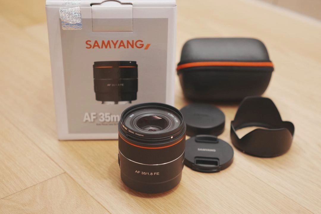 삼양 35mm f1.8 소니마운트 (FE 마운트 풀프레임용 렌즈) - 안심되는 중고거래