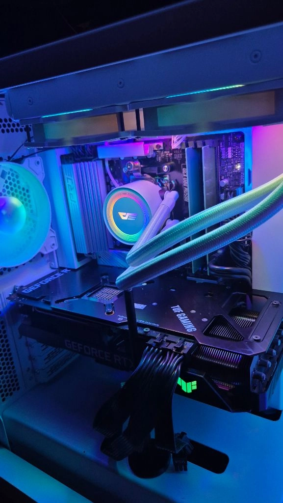 ASUS TUF RTX 3080 Ti 그래픽카드 이미지