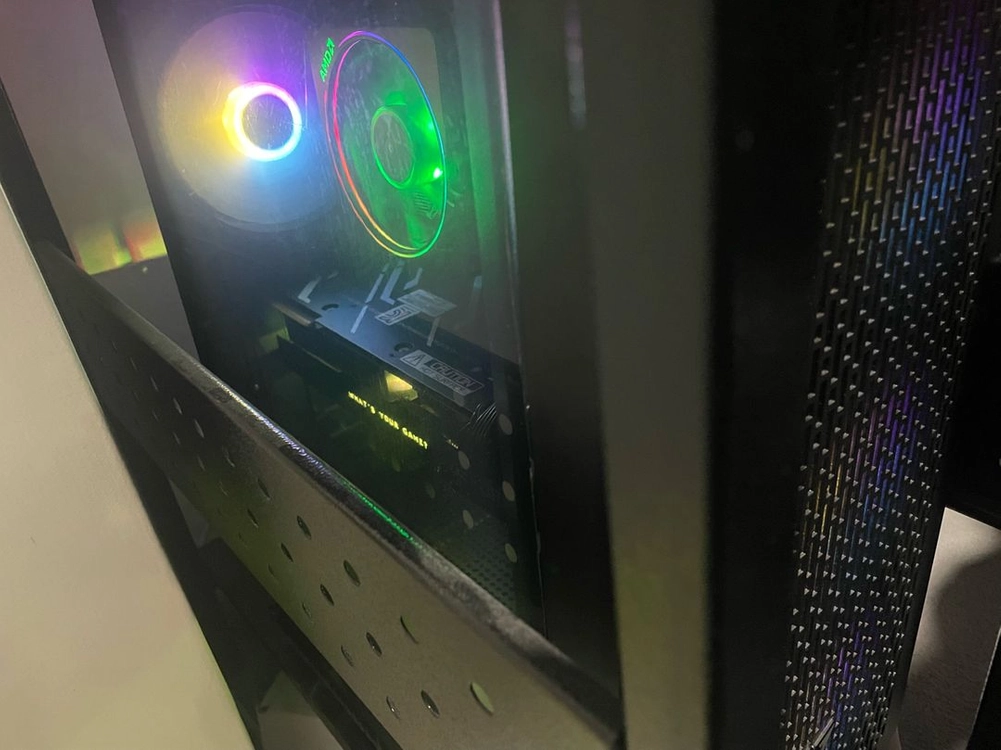 조립식 컴퓨터 PC AMD 3700x RTX 2070 super 삼성전자 SSD 512GB 삼성전자 DDR4 RAM 이미지