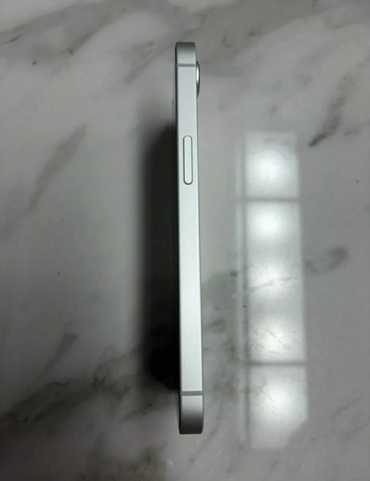 아이폰 16e 128gb 화이트 이미지